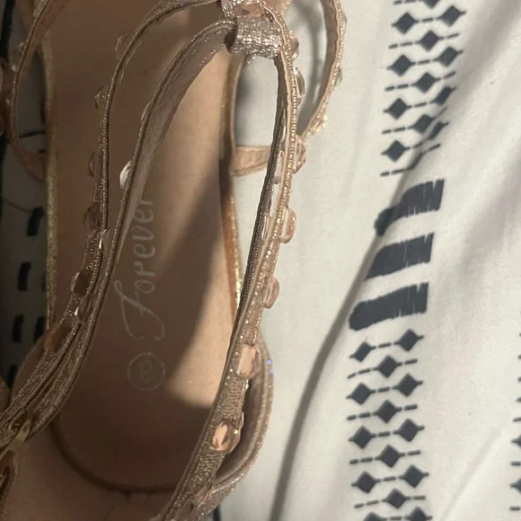 Women dress up shoes size 8 - Picture 3 of 4